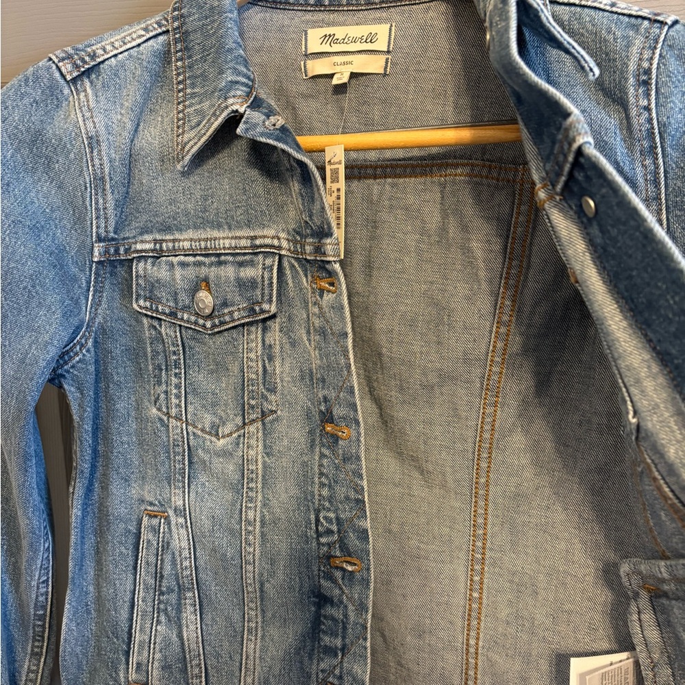 NWT Madewell Classic Blue Denim Jacket in Medford Wash size Medium - Picture 4 of 6